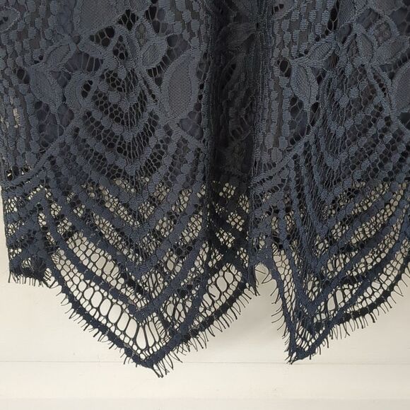 Sharagano Navy Fitted Sheath Cap Sleeve Lace Dress Scalloped Hem Size 8 - Picture 7 of 11